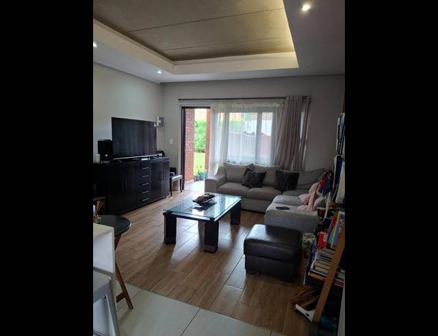 2 BEDROOM PROPERTY TO RENT IN LINDEN